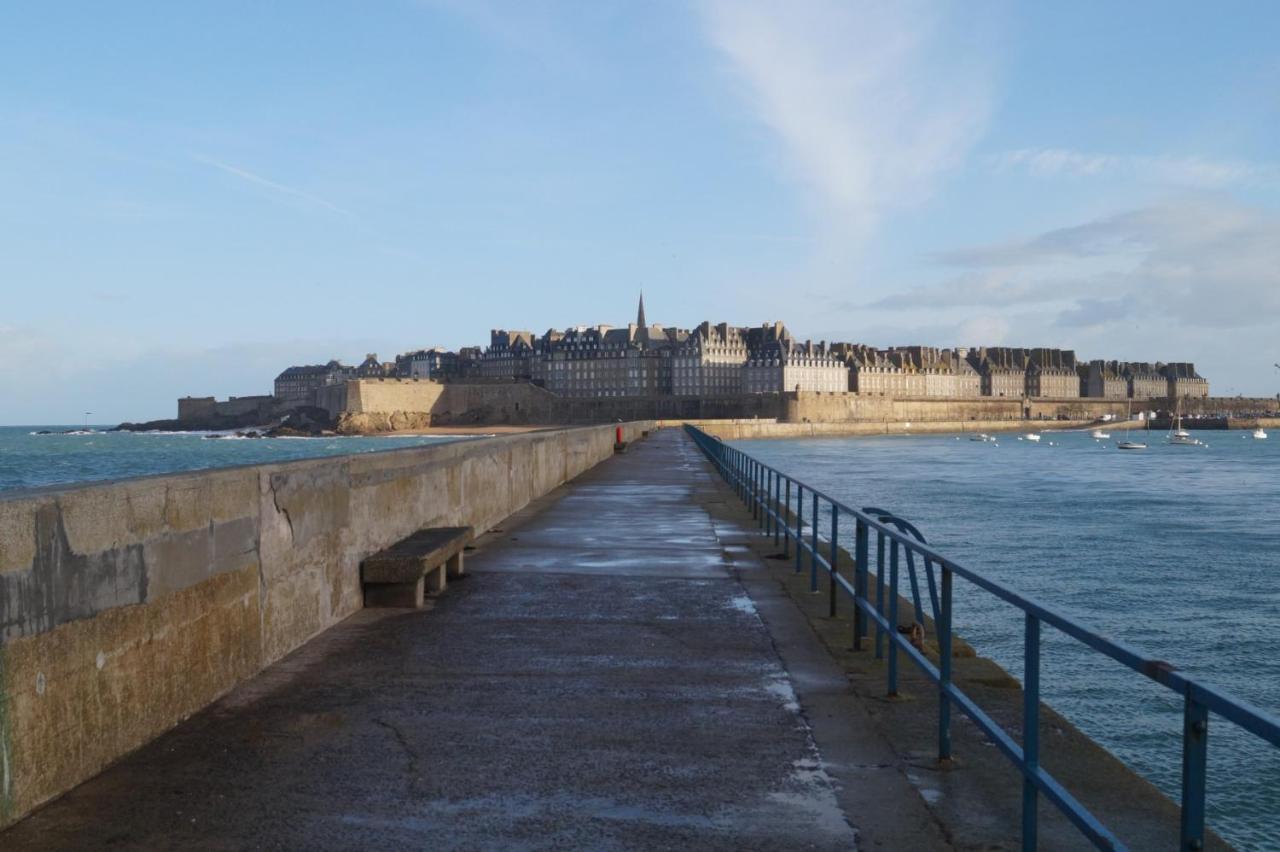 Le Surcouf, Intra Muros Saint-Malo Exterior foto